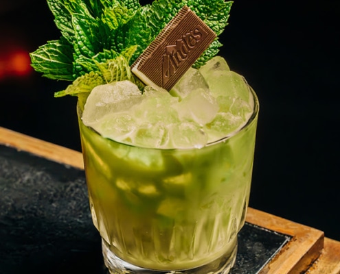 Eggnog Grasshopper Cocktail Recipe | Bartender.com