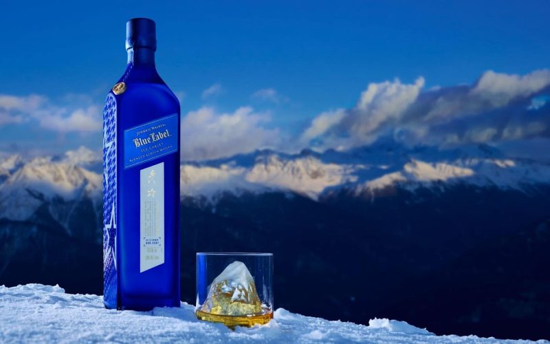 Johnnie-Walker-Blue-Ice-Chalet-Bartender